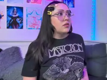 Chaturbate Live Sex Cam of snowblack_