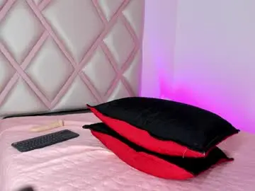 Chaturbate Nude Webcam of shaira_07_