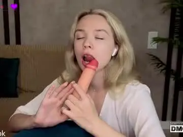 Chaturbate Live Porn of holl1would