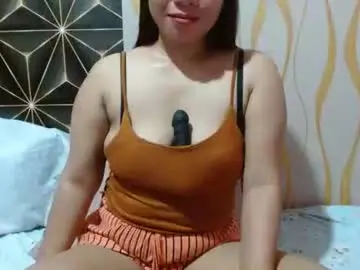 Chaturbate Live Sex Cam of kitty_kheira