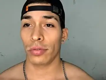 Chaturbate Live Sex of miguell_magnoo