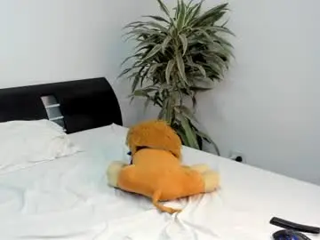 Chaturbate Live Sex Cam of santy_kitty