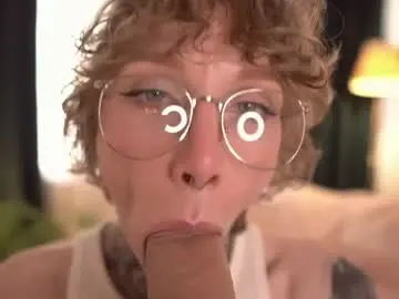Chaturbate Live Sex Cam of fuckingtoy_
