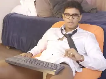 Chaturbate Live Sex Cam of lildantear