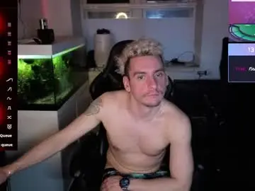 Chaturbate Live Sex Cam of rayzel_white