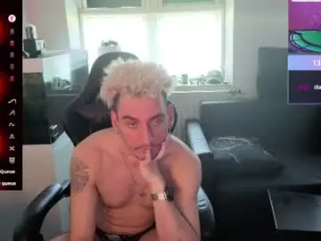 Chaturbate Free Live Porn of rayzel_white