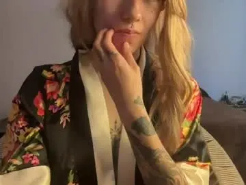 Chaturbate Live Sex Cam of trinitysecrets