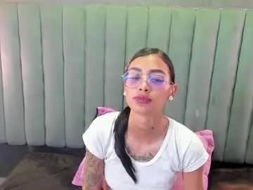 Chaturbate Live Sex Cam of karlaslutskinny__
