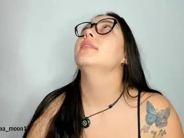 Chaturbate Live Sex Cam of pamelaa_moon