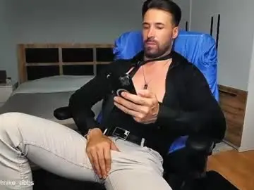 Chaturbate Live Porn of mikestrip