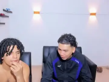 Chaturbate Live Sex Cam of samxx_muscle