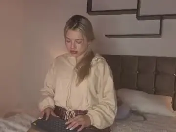 Chaturbate Live Sex Cam of dollfaceink