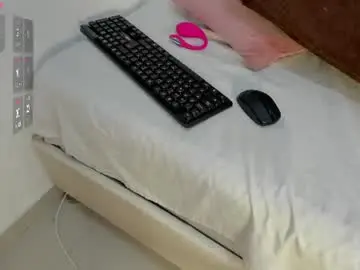 Chaturbate Free Live Porn of maya_graham_