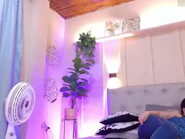 Chaturbate Live Sex Cam of chloerossee