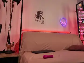 Chaturbate Live Sex Cam of cyberxgoddess_