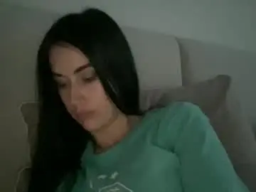 Chaturbate Live Sex Cam of cute_kriss94
