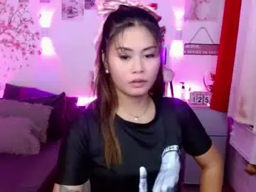 Chaturbate Adult Video Chat of ur_ultimatedreamgirlxoxo