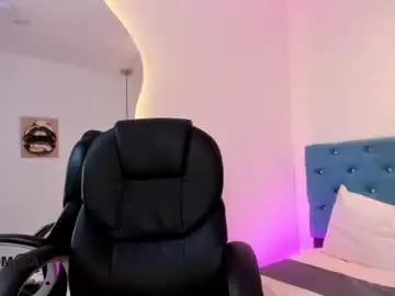 Chaturbate Live Sex Cam of zairawatson