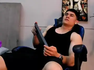 Chaturbate Live Sex Cam of roan_birkin