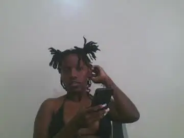 Chaturbate Live Sex Cam of messyluna