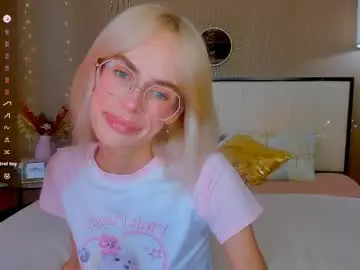 Chaturbate Live Sex Cam of bellatip