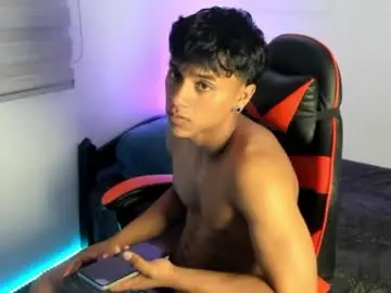 Chaturbate Live Sex of zyzz_1812