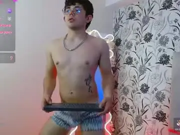 Chaturbate Live Sex Cam of axelnoir_tay