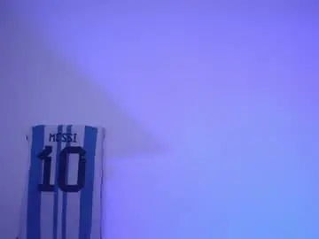 Chaturbate Live Sex Cam of millie_bobby_