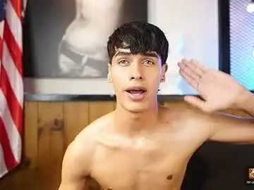 Chaturbate Live Sex Cam of andrewortix