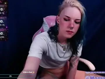 Chaturbate Live Sex Cam of moxynverve