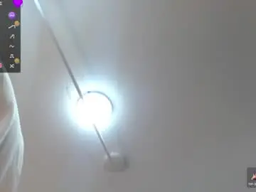 Chaturbate Sex Cam of mia_hiills