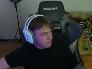 Chaturbate Free Live Porn of aron_neall