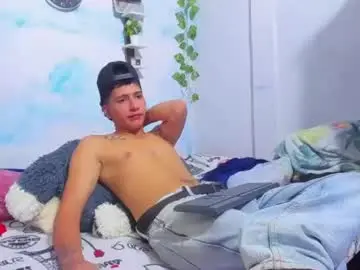 Chaturbate Watch Live Sex Cams of aaron_mercury