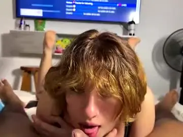 Chaturbate Adult Video Chat of ellie_andy19