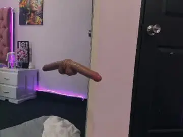 Chaturbate Live Sex Cam of mazeekiin