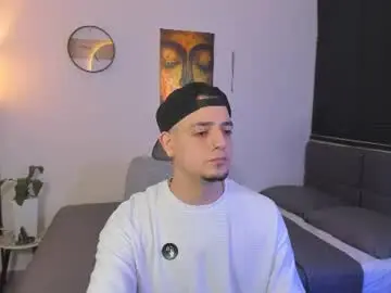Chaturbate Live Sex Cam of kendel_dimitri