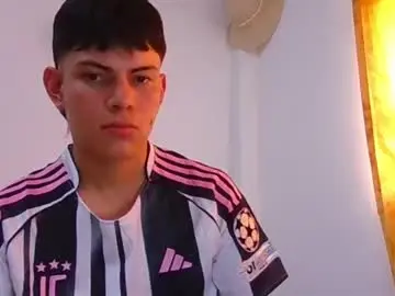 Chaturbate Free Live Porn of herrerabuitragroedwin