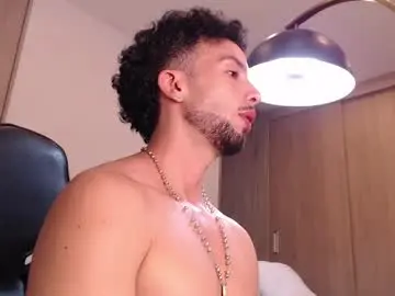 Chaturbate Live Sex Cam of danielsantosbubleaz