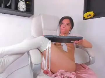 Chaturbate Live Sex Cam of isabelgh_
