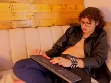 Chaturbate Live Sex Cam of hotu_69