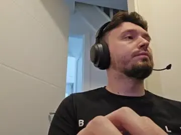 Chaturbate Free Live Porn of 8inchdude93