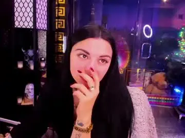 Chaturbate Live Sex Cam of alma_pearl