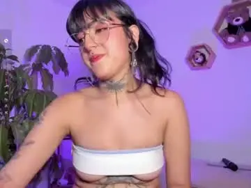 Chaturbate Watch Live Sex Cams of lolaleah_