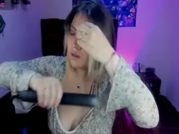 Chaturbate Live Sex Cam of luna_ray420