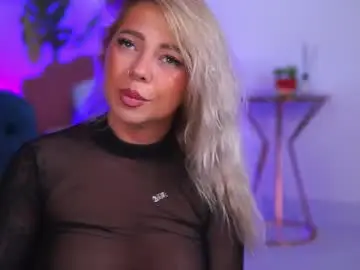 Chaturbate Live Sex Cam of redlaraa