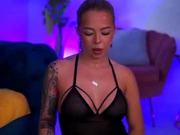 Chaturbate Live Sex Cam of redlaraa
