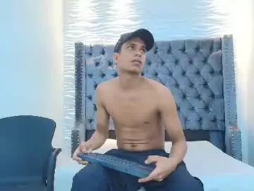 Chaturbate Live Sex Cam of tommy_jones2