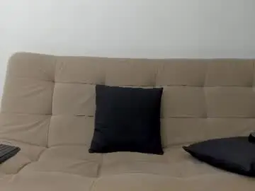 Chaturbate Live Sex Cam of yizus_bonz