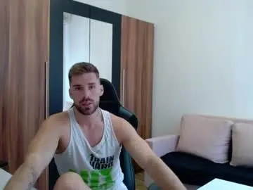 Chaturbate Live Sex Cam of darius_94