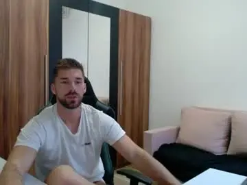 Chaturbate Live Sex Cam of darius_94